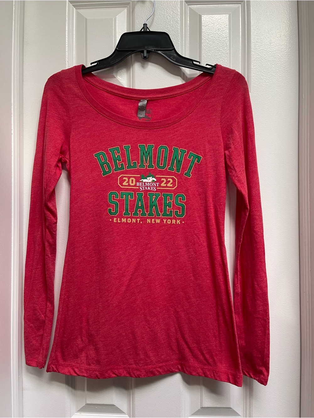 Belmont Stakes 2022 race- women’s  Long Sleeve Scoop Neck Tee - size s like new